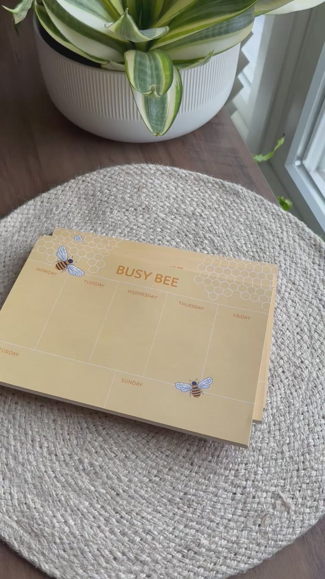 Busy Bee Weekly Notepad